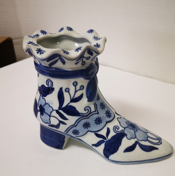 Porcelain Blue & White Boot 7"